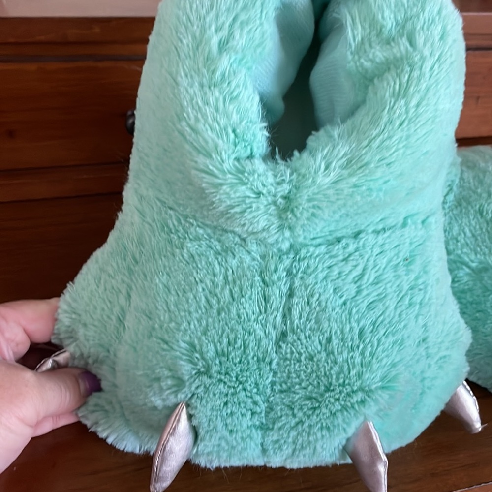 Monster Slippers - Picture 2 of 3